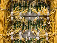 © IT Center RWTH Aachen Die Verbindung der 5G-Teilnetze und Antennen mit dem 5G-Core erfolgt mit Glasfasern, welche zentral im Patchpanel am IT Center zusammenlaufen.